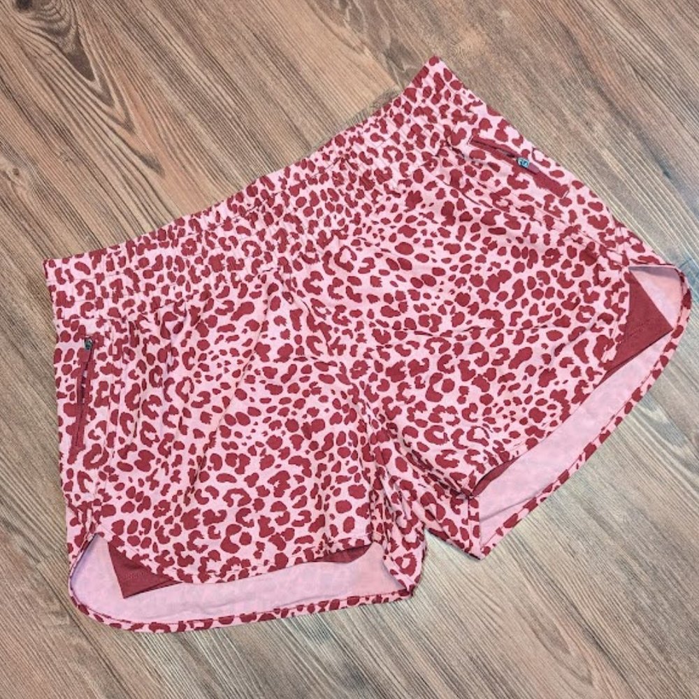 Avia Pink Leopard Lined Woman's Shorts, Size Large